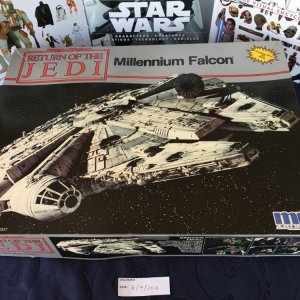 MPC Millennium Falcon kit - 001.jpg