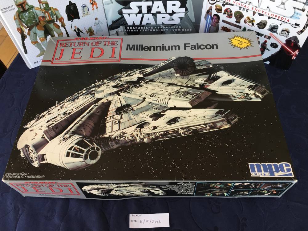 MPC Millennium Falcon kit - 001.jpg