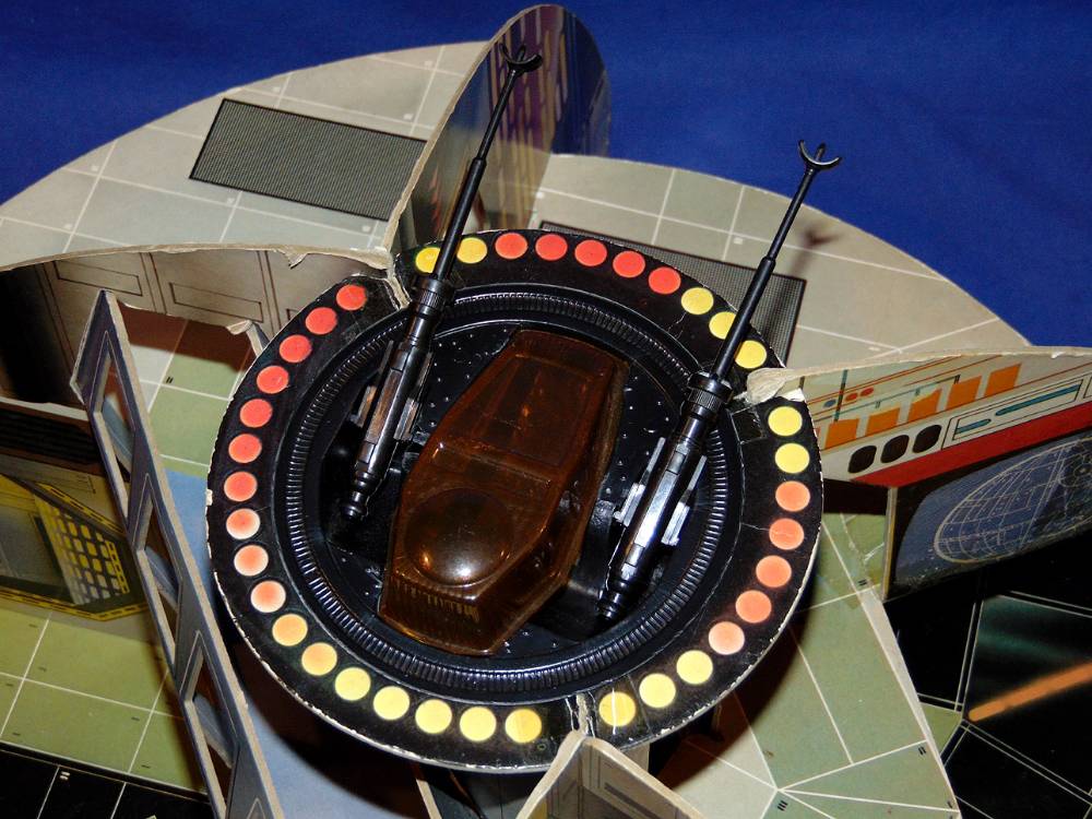 06 - Palitoy Death Star.jpg