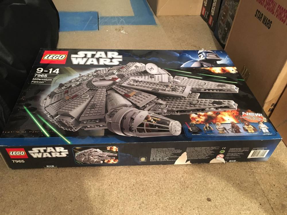 7965 Millennium Falcon.jpg