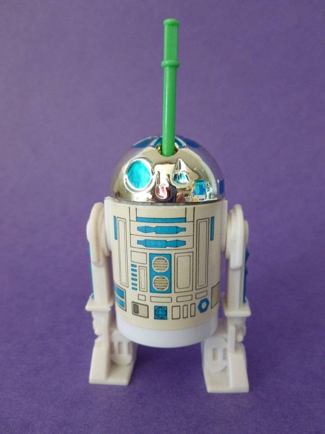 Artoo-Detoo20R2-D220With20Pop20Up20Lightsaber2018_zpss0dlilfc.jpg