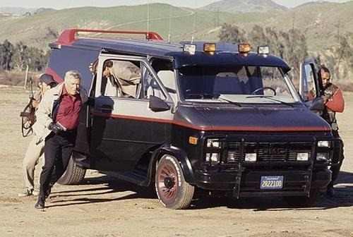 camioneta-vans-de-brigada-a-una-nueva-en-blister-y-otra-20160530130032.jpg