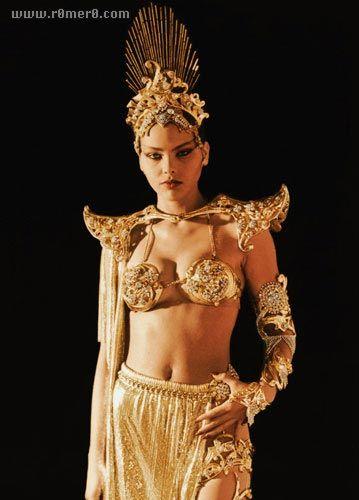 elizabeth-shue-1.jpg