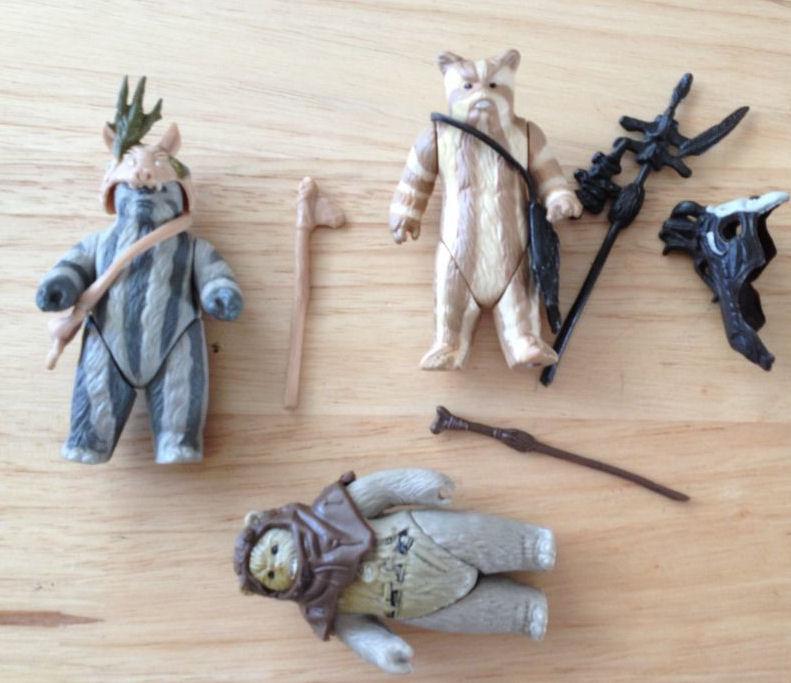figures_to_sell_ewoks.JPG