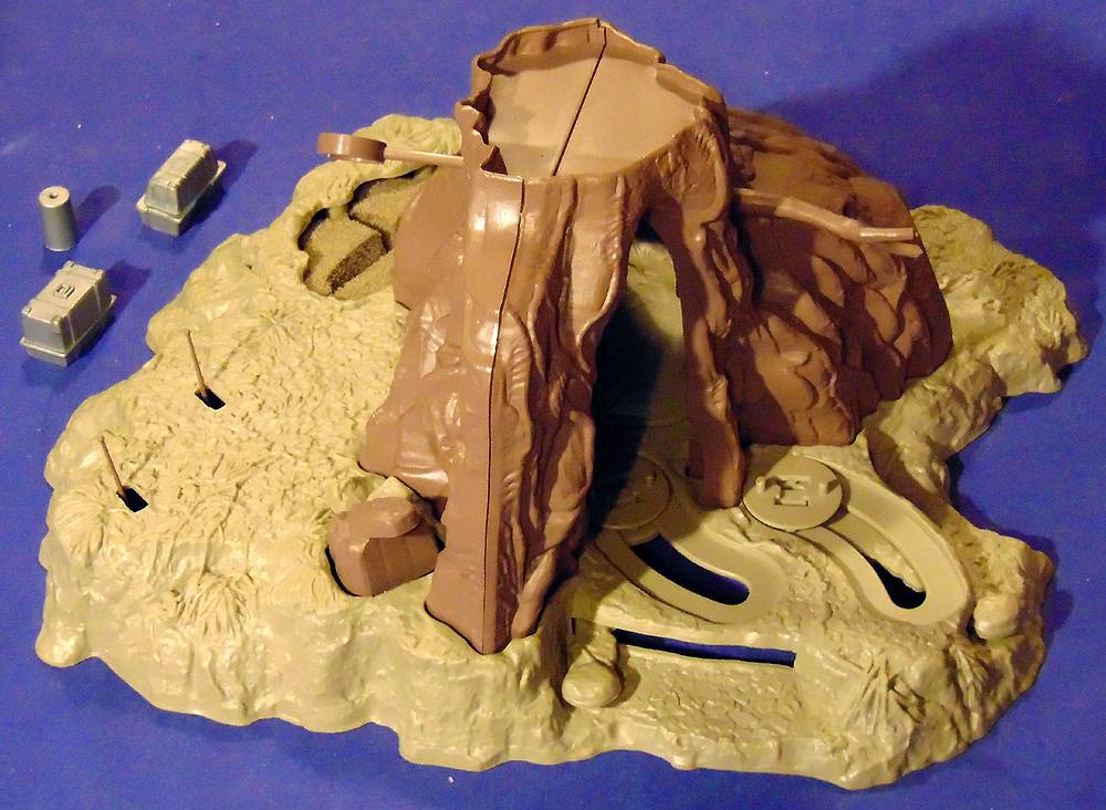 Hovel Action Playset - 03.jpg