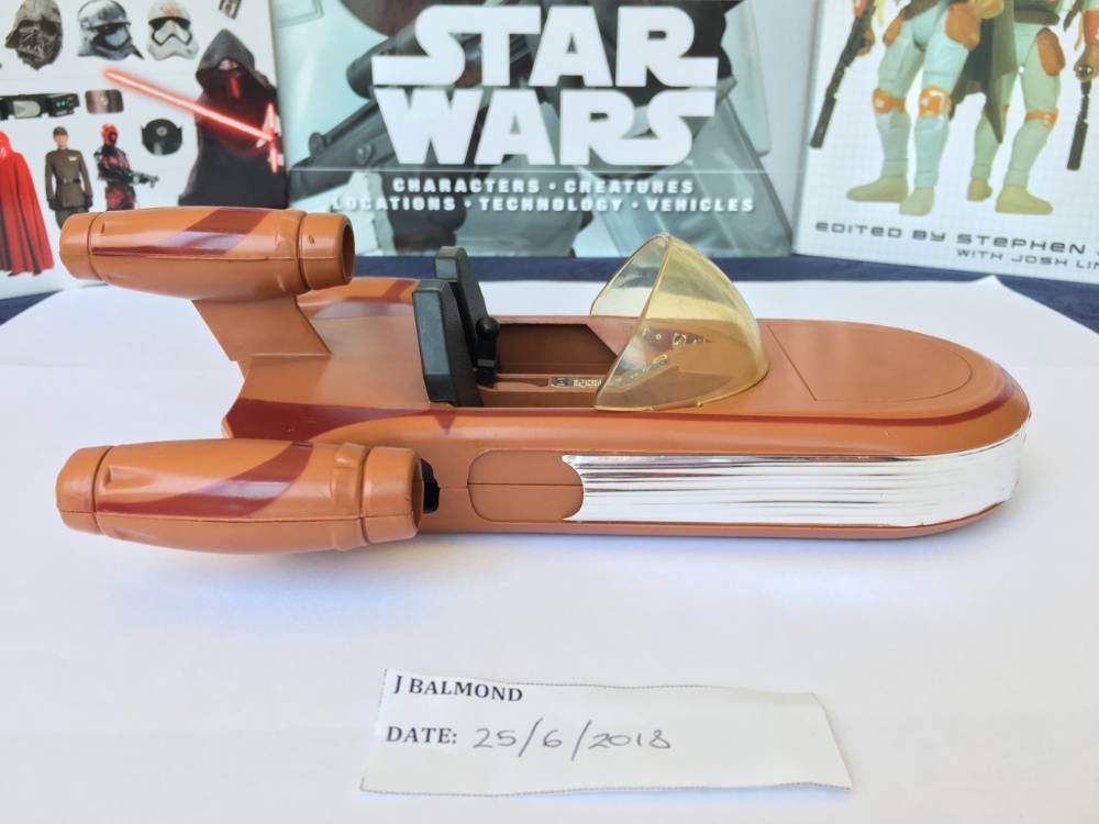 Landspeeder (closed bonnet) - right.jpg