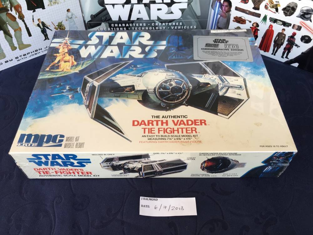 MPC Darth Vader TIE Fighter kit (sealed) - 001.jpg
