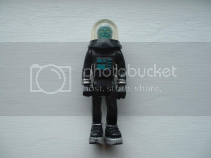 mysteryfigure002.jpg