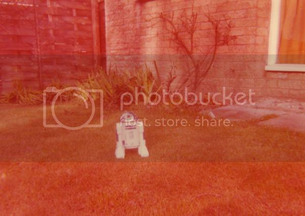 RemoteControlledR2-D21979_zpsfdf7bec8.jpg