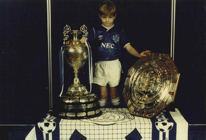 Steven_Gerrard_i_Ev_228839c.jpg