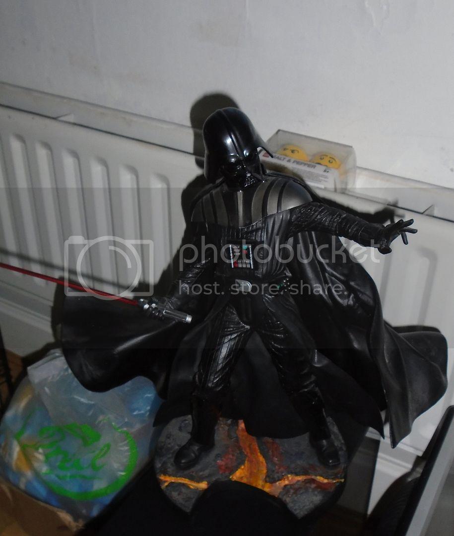vader%20statue_zpsopxpqiry.jpg