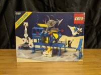 #LEGO_space_6971_Inter-Galactic_Command_Base 001.jpg