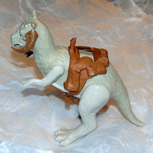 Palitoy Solid Belly Tauntaun - 02.jpg