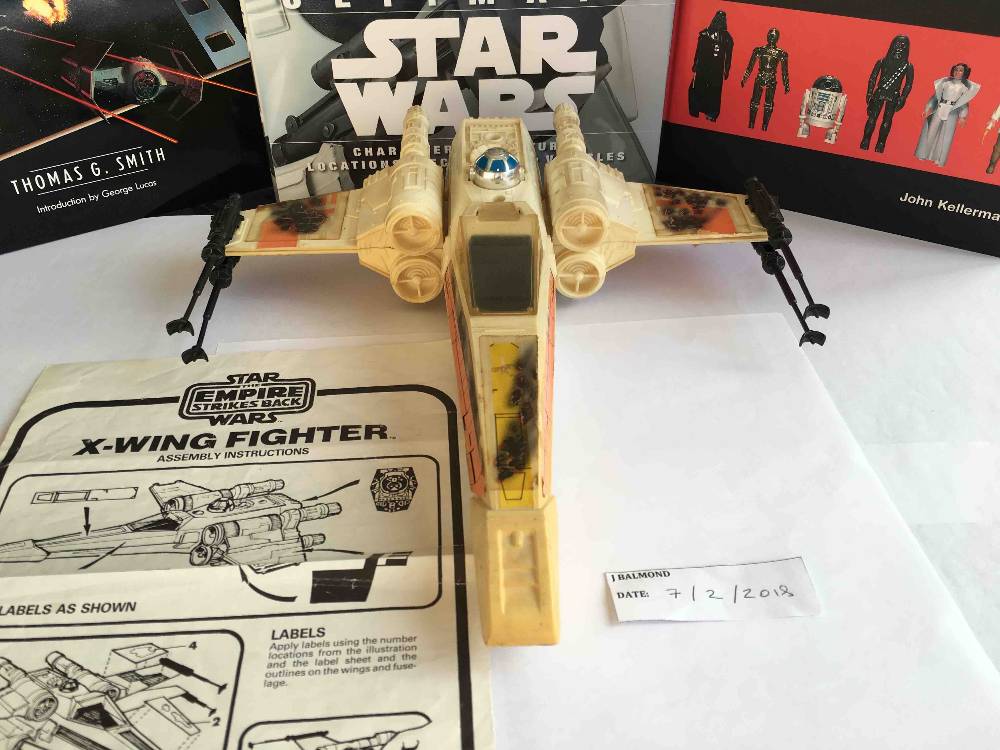Battle-Damaged X-Wing (white Palitoy) - complete.jpg